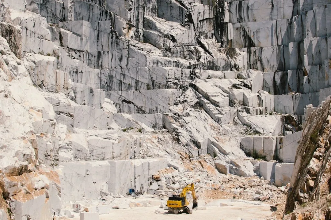 Piedra caliza, bolo y gavión